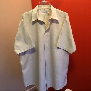 Roundtree& Yourke Dress Shirt